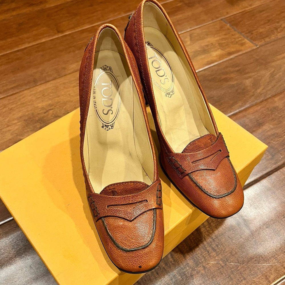 Tod's Tan Leather heels Women